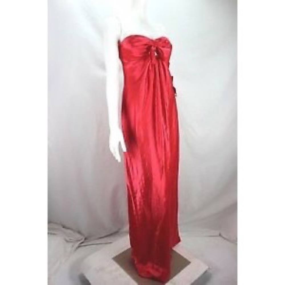 NWT Gorgeous red floor length strapless gown 7/8